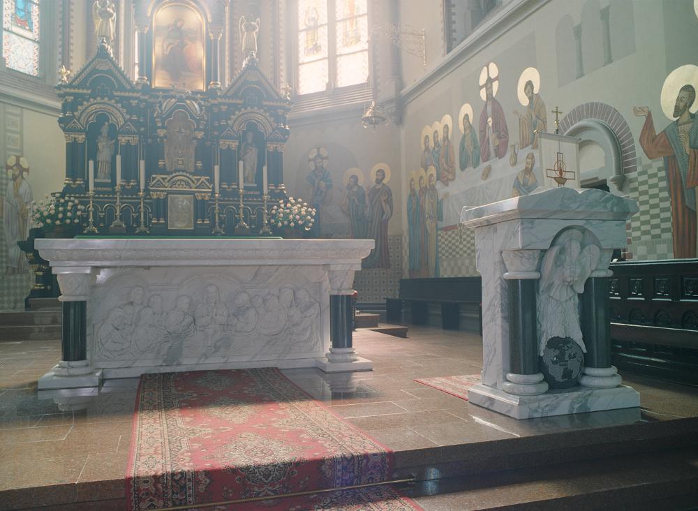 Rzeźby i płaskorzeźby