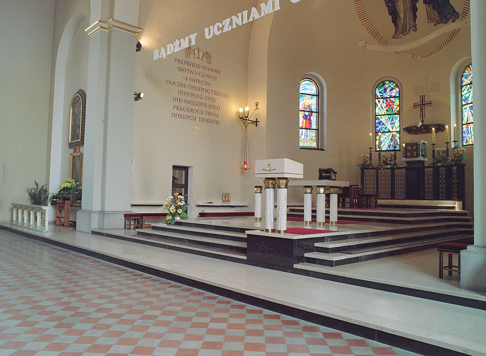 Kolumny, cokoły
