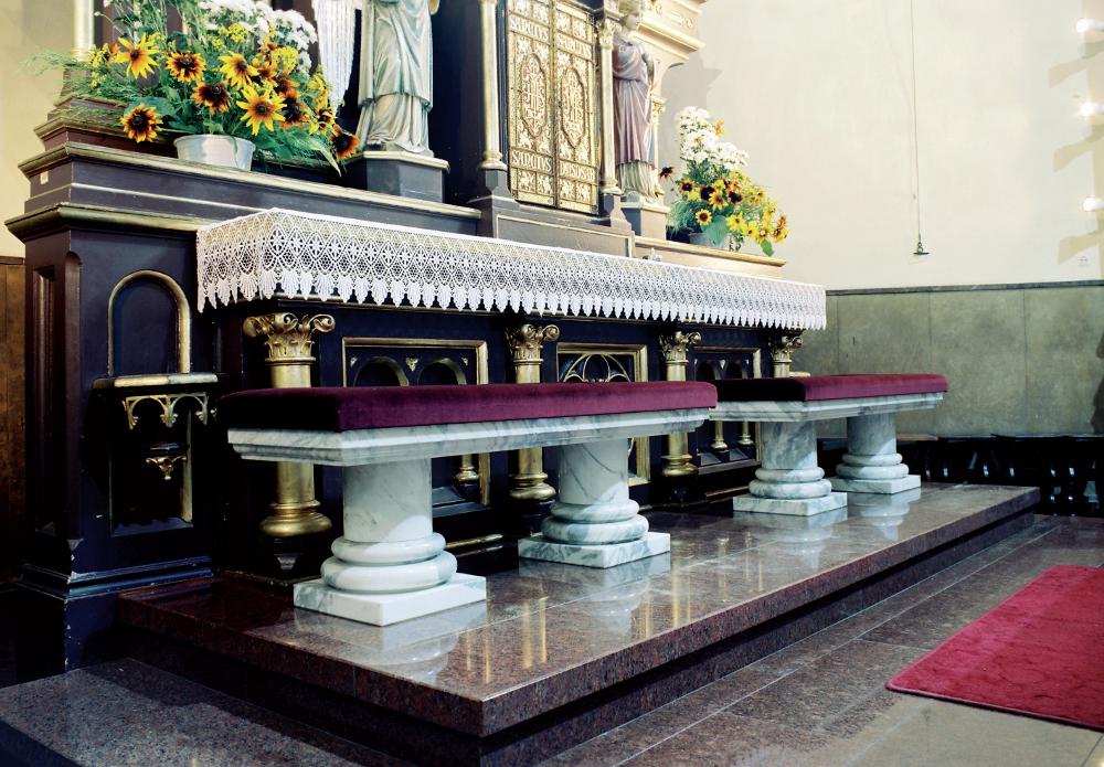 Kolumny, cokoły