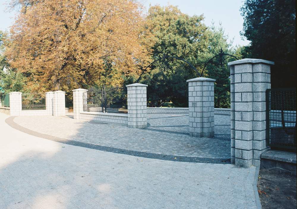 Ogrodzenia z litego kamienia