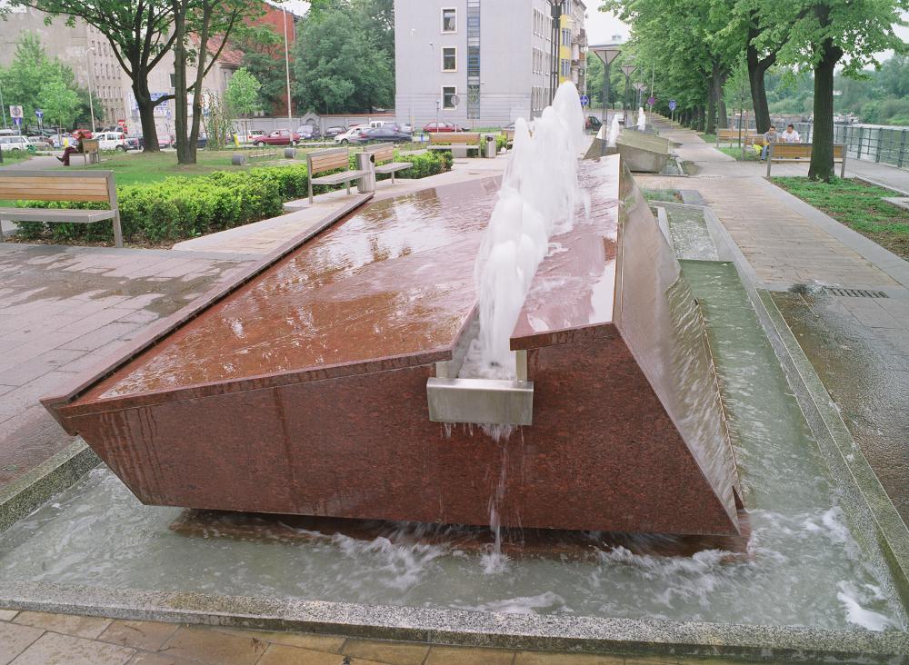 Wrocław, Zespół trzech fontann przy moście Grunwaldzkim
