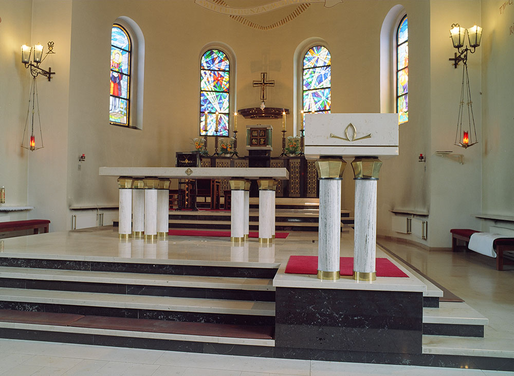 Kolumny, cokoły